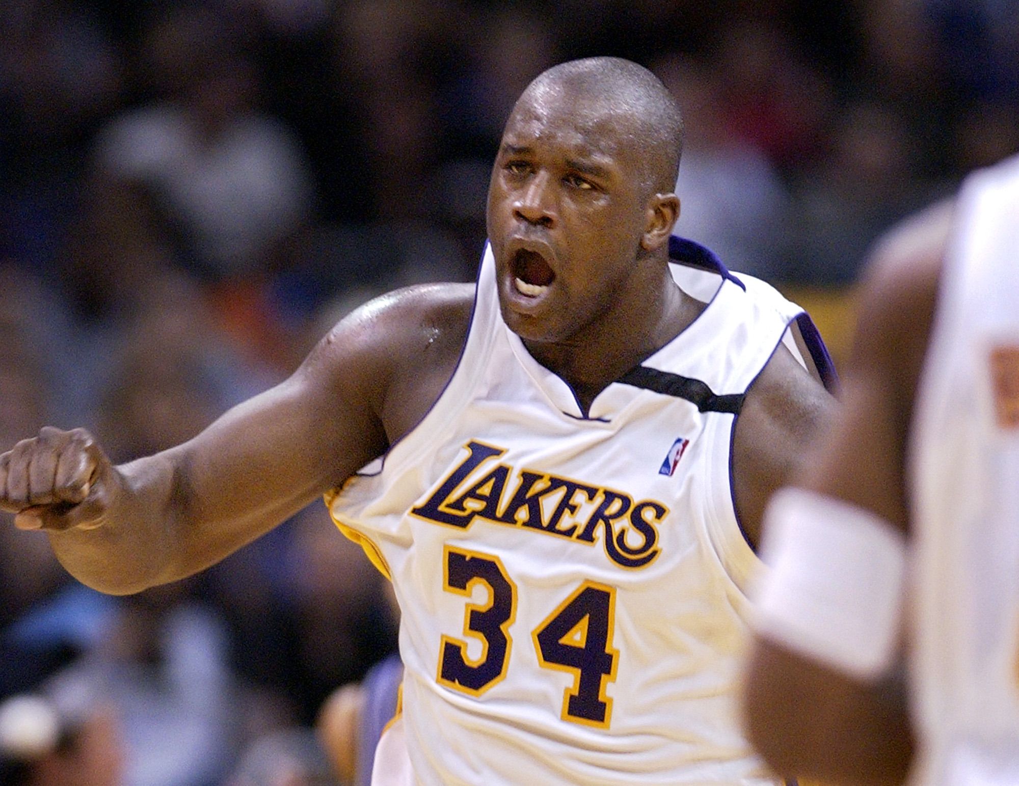 CBA常规赛第4轮最佳阵容：克里斯 徐昕 陆文博 巴里·布朗 姜伟泽（CBA常规赛第4轮最佳五人：克里斯、徐昕、陆文博、巴里·布朗、姜伟泽）