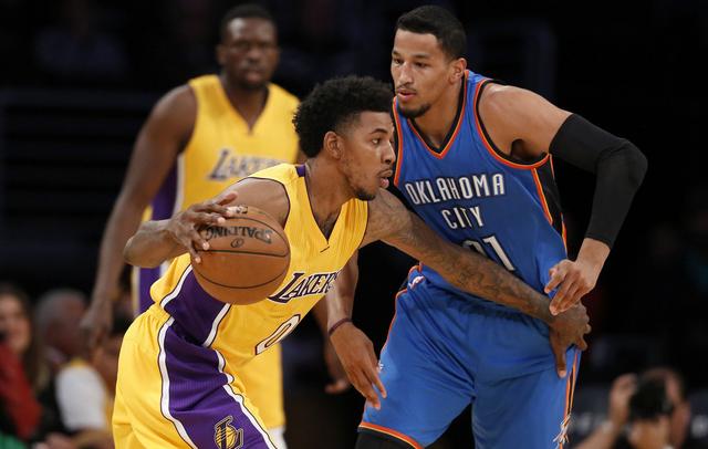 记者：曼联和切尔西有意桑德兰中场萨迪基，蓝军已经询价（记者：切尔西已询价桑德兰中场萨迪基，曼联也在关注）