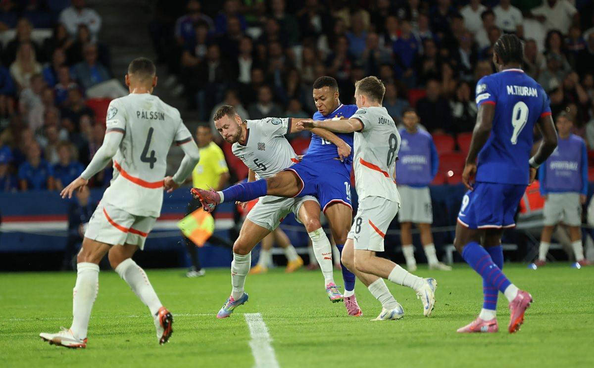 德天空：弗罗因德将21岁前锋弗兰库利诺列入拜仁夏窗引援名单（德天空：弗罗因德将21岁前锋弗兰库利诺纳入拜仁今夏引援候选）