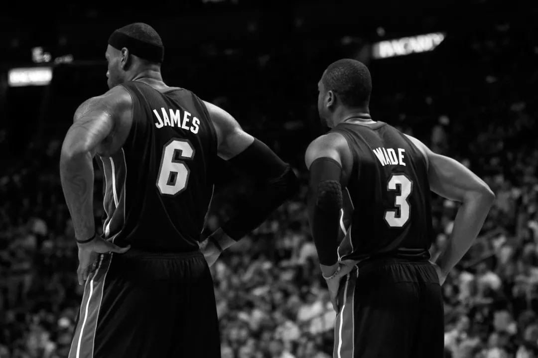 德足协CEO：正研究球员更换会籍后，原协会是否可以获得补偿（德国足协CEO：评估球员变更会籍后原协会是否应获补偿）