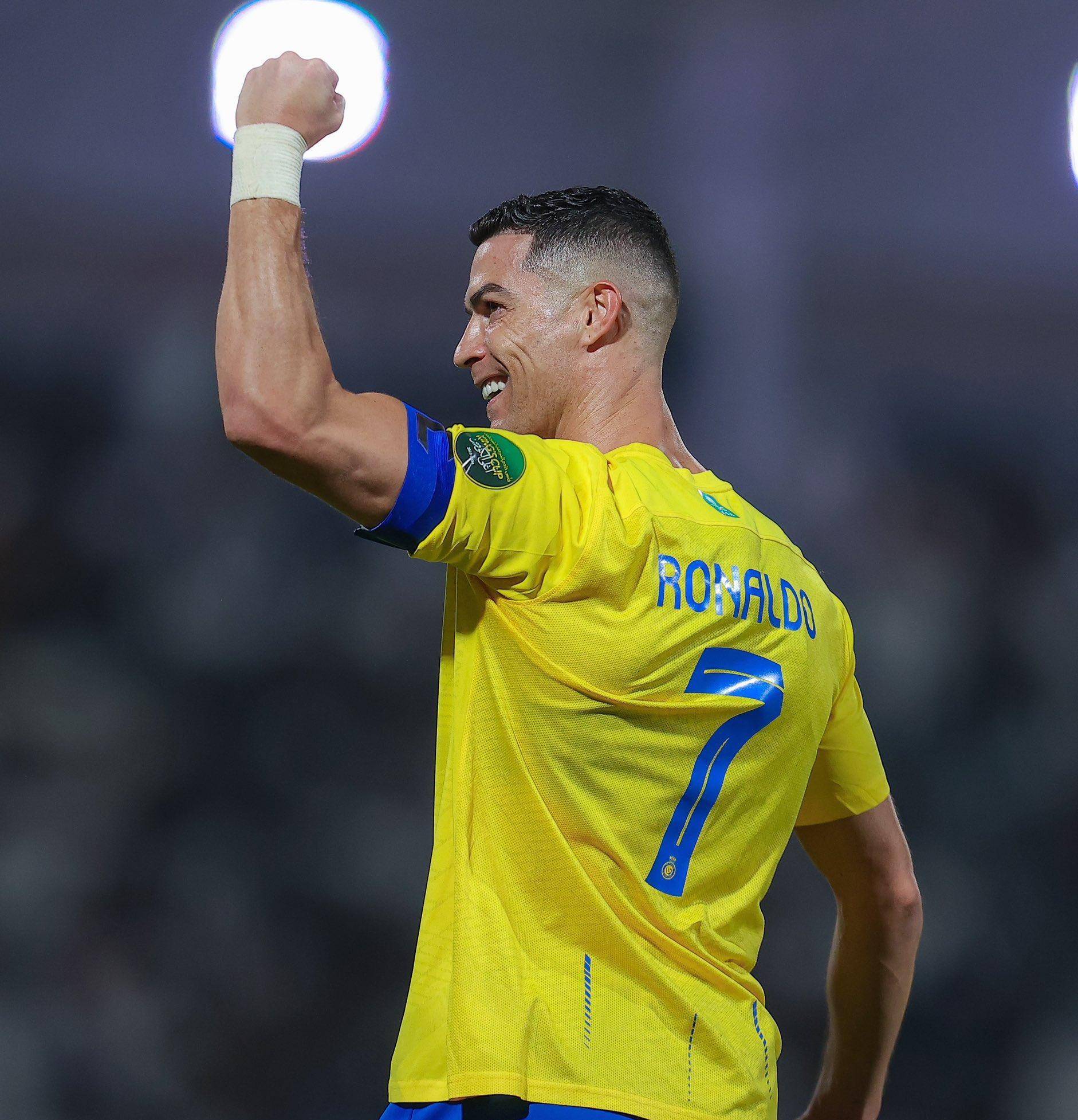 雷霆11月24日以122-95大胜开拓者，杨瀚森打破中国球员NBA得分纪录，展现强大实力。（11月24日雷霆122比95狂胜开拓者，杨瀚森刷新中国球员NBA得分纪录，统治力十足）