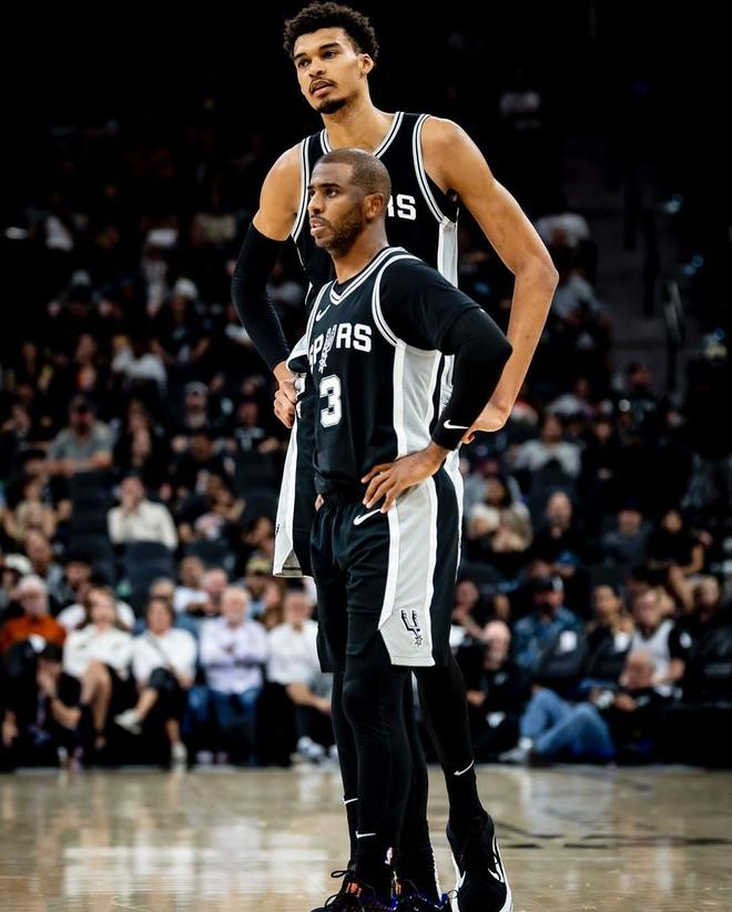 懂球帝2025年10月足坛MVP：姆巴佩蝉联！（懂球帝评选2025年10月足坛MVP，姆巴佩成功卫冕）