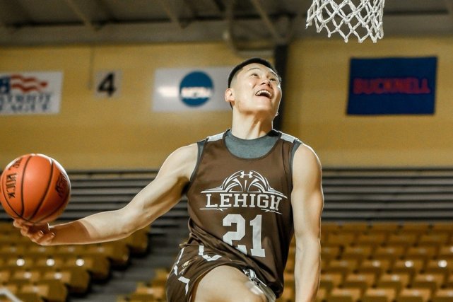 德转评年度最佳右边锋：杜埃、奥利塞、萨拉赫、亚马尔入围（德转年度最佳右边锋评选入围名单：杜埃、奥利塞、萨拉赫、亚马尔）