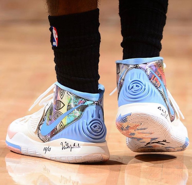 姆伯莫不想让曼联和喀麦隆起冲突，决定让二者商讨回国时间（为避免曼联与喀麦隆冲突，姆伯莫决定由双方协商回国时间）