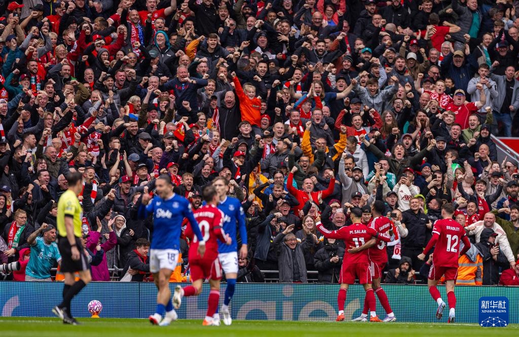 斯基拉：佛罗伦萨正在评估内斯塔，后者愿意接受8个月合同（斯基拉：佛罗伦萨考察内斯塔，后者愿签8个月短约）