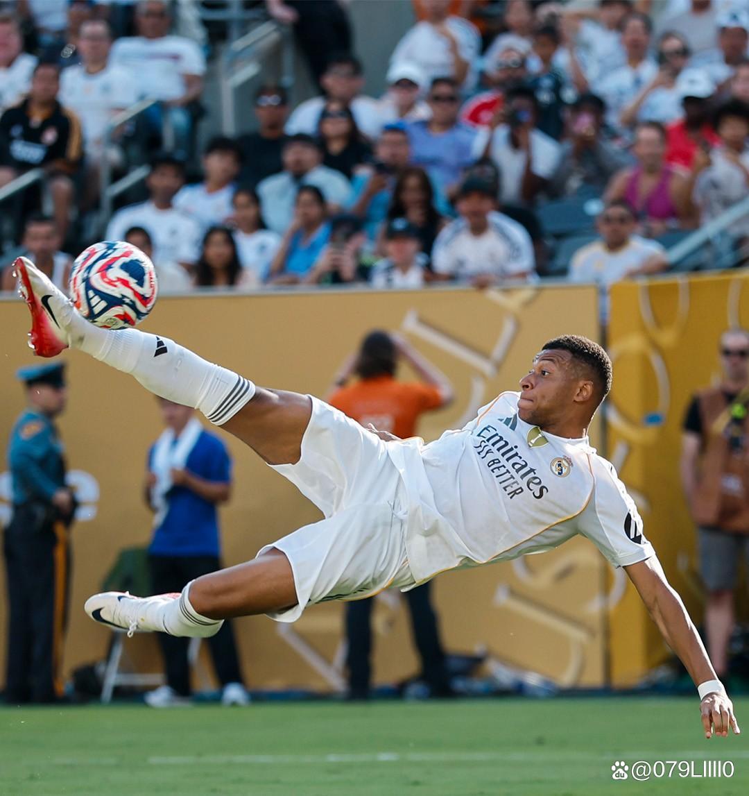 意媒：国米正在关注法兰克福的二号门将考阿-桑托斯（意媒：国际米兰有意法兰克福替补门将考阿·桑托斯）