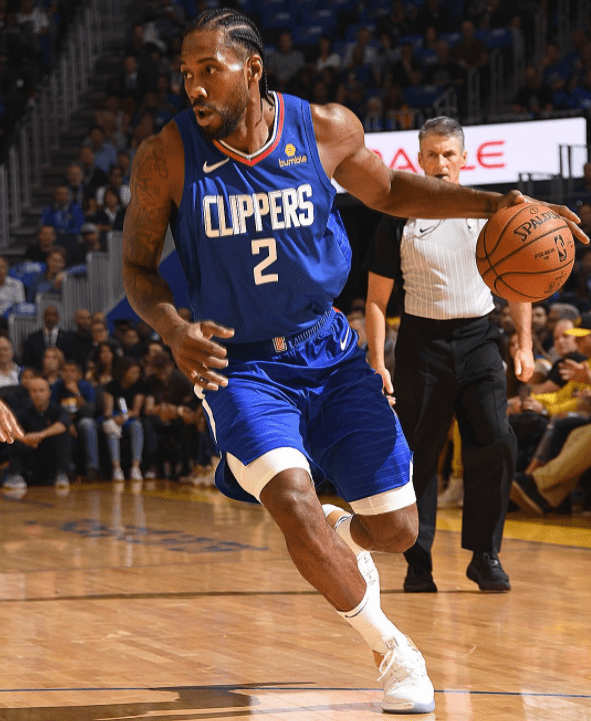 旧将：维尼修斯表现没达到他的续约要求，多数皇马球员也这样（前队员：维尼修斯的表现配不上其续约要价，多数皇马球员也如此）