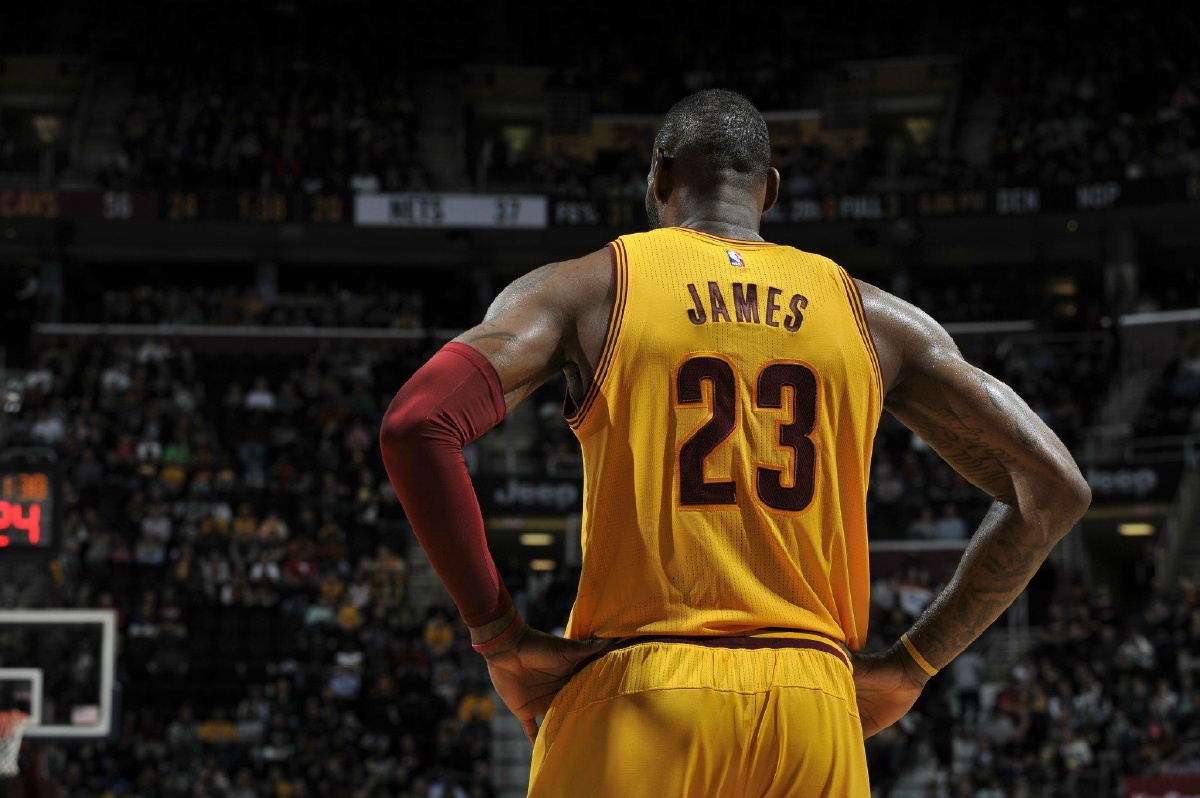 经纪人：若有球队有意圣地亚哥很正常，但他没离开米兰的想法（经纪人：球队有意圣地亚哥不意外，他无意离开米兰）