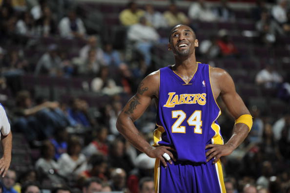 泰州举办“苏超泰州英雄大会”，市民夹道欢迎泰州队将士凯旋（泰州举办苏超英雄盛会 市民夹道热迎泰州队凯旋）