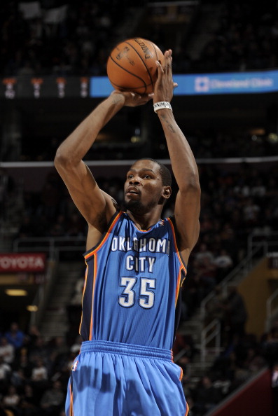 菲尔-琼斯预测欧冠第4轮：利物浦主场不敌皇马，曼城胜多特（菲尔-琼斯欧冠第4轮前瞻：利物浦主场负于皇马，曼城击败多特蒙德）