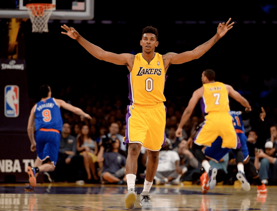 记者：米兰想租借+可选买断引入加蒂，但遭到尤文拒绝（记者：米兰拟以租借附带买断条款引进加蒂，遭尤文回绝）