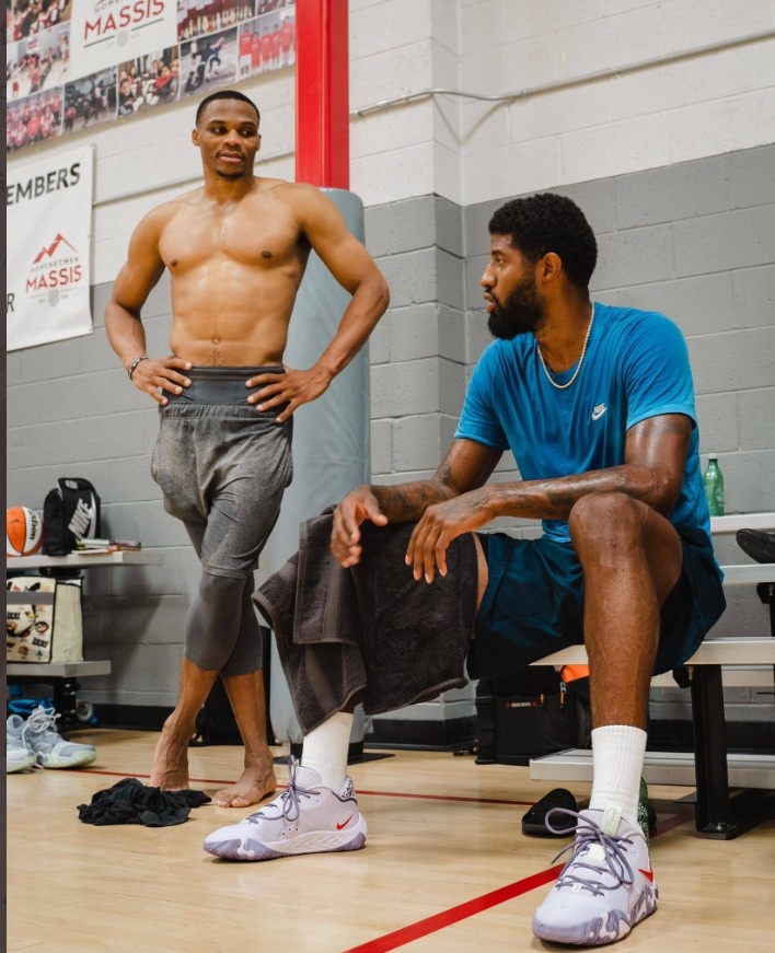 布冯：意大利国家队已经展现出了复苏和积极的迹象（布冯称意大利队已现复苏迹象与积极态势）